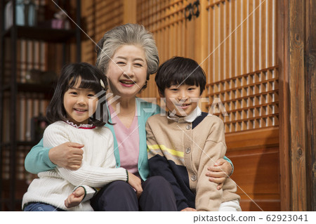 Multi Generation Family. family, happiness, generation and people concept 138 Multi Generation Family. family, happiness, generation and people concept 138 62923041