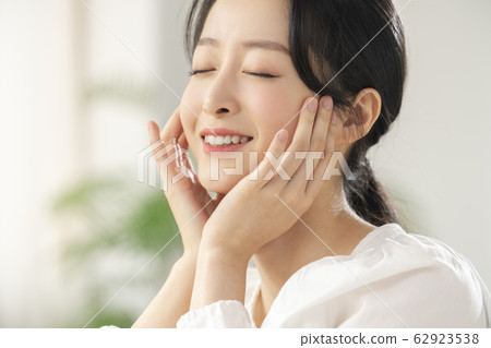 Beauty, woman, lipstick Beauty, woman, lipstick 62923538