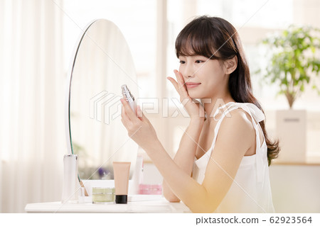 Beauty, Cosmetics, Vanity 62923564