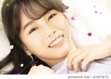 Bed, sleep, lie down Bed, sleep, lie down 62923679