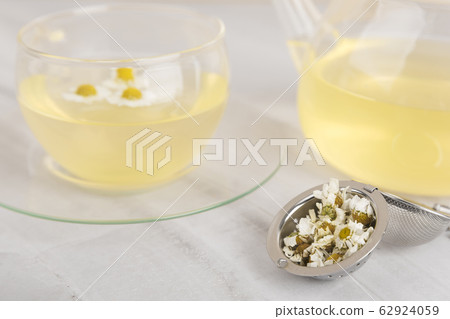 the Memorial Day concept, white chrysanthemum flower 146 the Memorial Day concept, white chrysanthemum flower 146 62924059