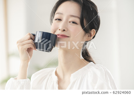美女,女人,口紅 美女,女人,口紅 62924060