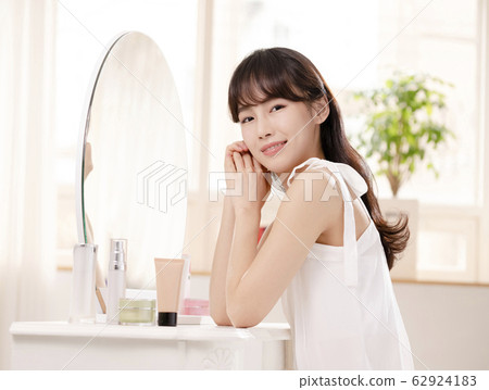 Beauty, Cosmetics, Vanity 62924183