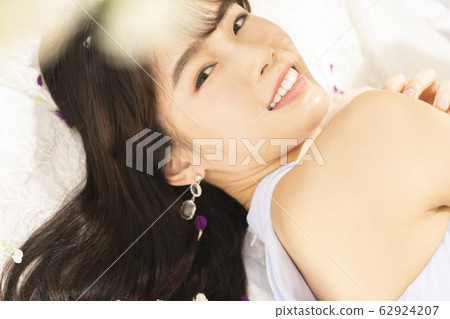 Bed, sleep, lie down 62924207