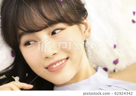 Bed, sleep, lie down Bed, sleep, lie down 62924342