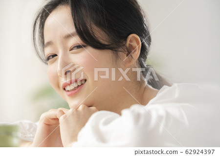 Beauty, woman, lipstick Beauty, woman, lipstick 62924397