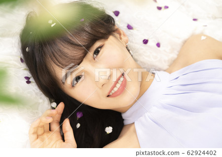 Bed, sleep, lie down 62924402