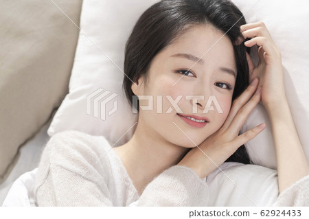 Bed, rest, sleep 62924433