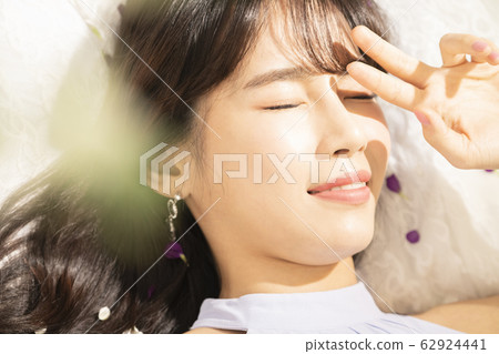 Bed, sleep, lie down Bed, sleep, lie down 62924441