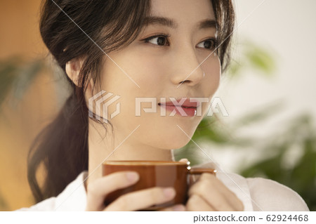 Plant, animation, woman 62924468
