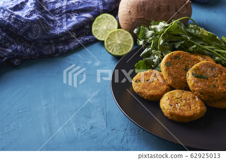 tikki. indian street food tikki. indian street food 62925013