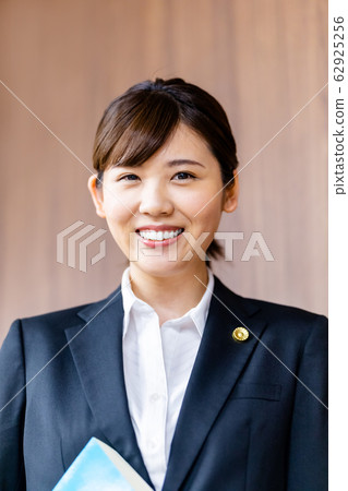 律師女新人 62925256