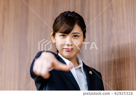 Lawyer female newcomer Lawyer female newcomer 62925328