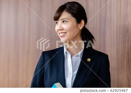 律師女新人 62925467