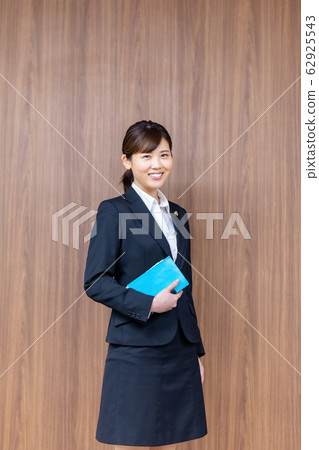 律師女新人 62925543