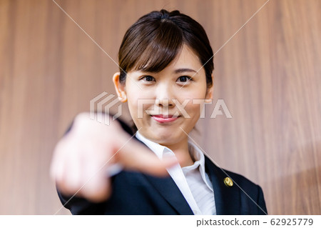 律師女新人 62925779