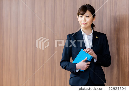 Lawyer female newcomer Lawyer female newcomer 62925804
