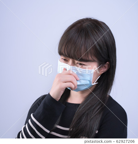 嘴女人隔離咳嗽女人女人面具咳嗽流感冠狀病毒面具 62927206