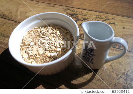 Oats Oats 62930411