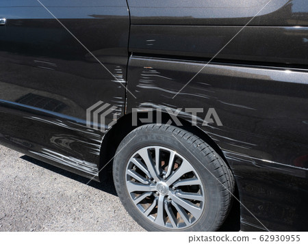 汽車交通事故的內圈差異引起的刮擦 汽車交通事故的內圈差異引起的刮擦 62930955