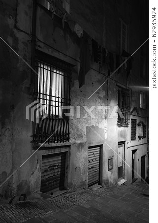 Vertical night street view of Genova old town 62935924