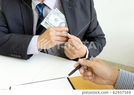 Business man give bribe Business man give bribe 62937169