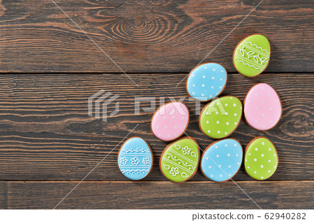 Easter ginger cookies in egg spape. Easter ginger cookies in egg spape. 62940282