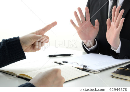 Kramer and businessman 62944878
