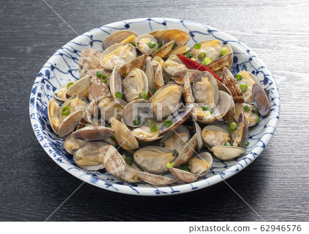 Sake Steamed Clam  62946576