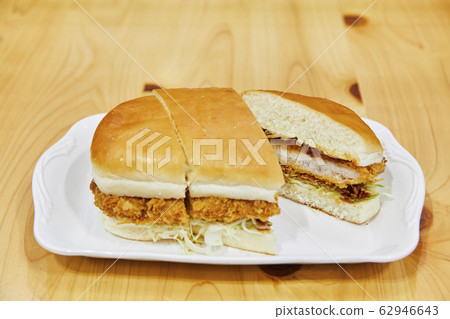 Cutlet sandwich 62946643