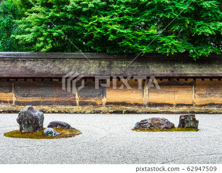 Kyoto Ryoanji in spring Kyoto Ryoanji in spring 62947509