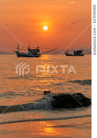 sunset at Khlong Muang Beach, Krabi 62948060
