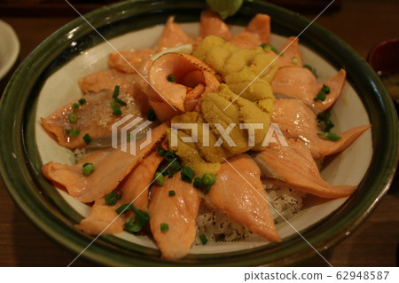 三文魚飯碗 三文魚飯碗 62948587