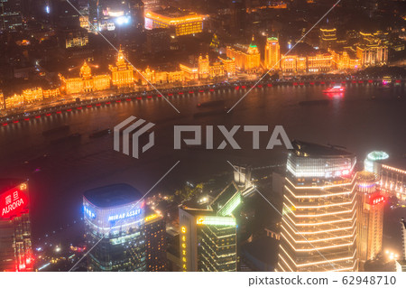 << Shanghai >> Night view of downtown Shanghai, the center of the Chinese economy 62948710