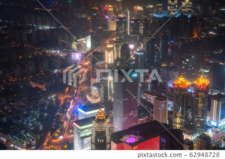 <上海>世紀大道站附近的浦東夜景 <上海>世紀大道站附近的浦東夜景 62948728