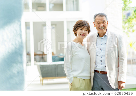 年長夫婦肖像夫婦家庭形象 62950439