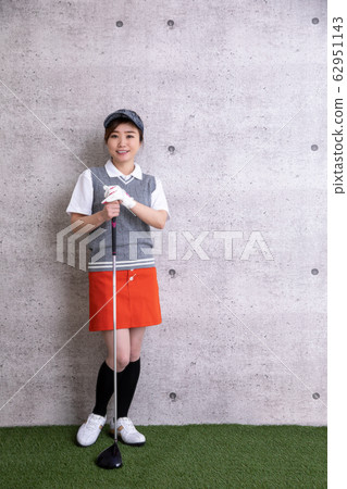 Women in golf wear 62951143