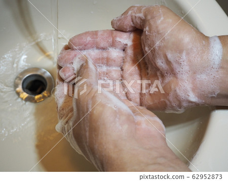 Hand washing to prevent virus infection Hand washing to prevent virus infection 62952873
