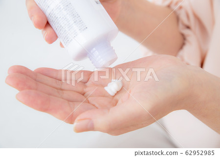 Senior woman 62952985