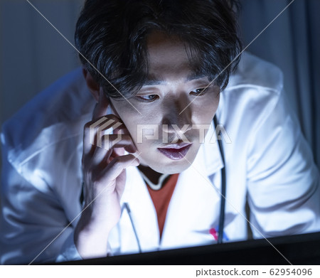 醫療，男性，夜間護理 62954096