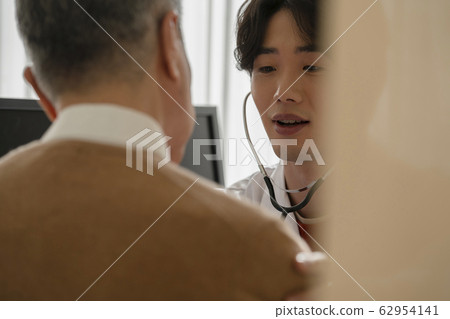 Medical, men, hospital 62954141