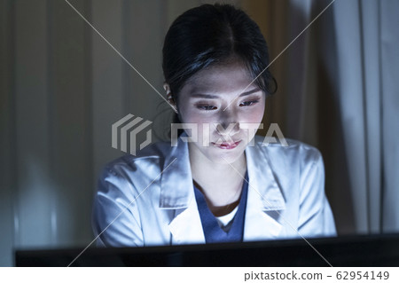 醫療,女人,夜間護理 醫療,女人,夜間護理 62954149