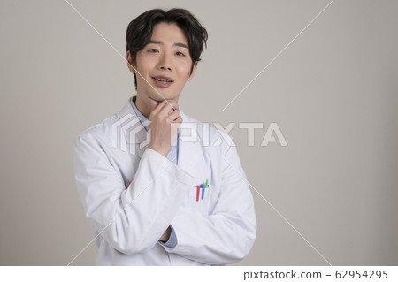 Medical, men, doctor 62954295