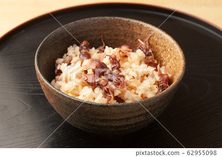 Grilled firefly squid rice 62955098