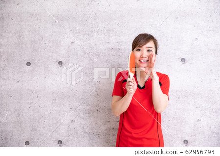 女人打乒乓球 女人打乒乓球 62956793