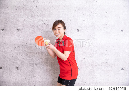 女人打乒乓球 女人打乒乓球 62956956