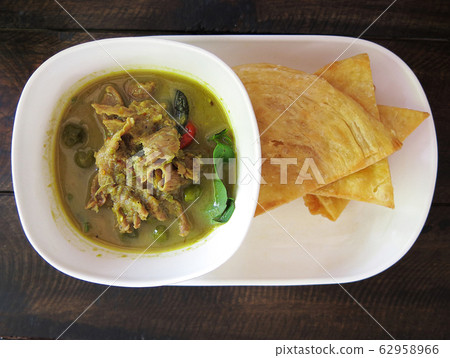 Thai , food, green curry chicken with coconut milk 62958966