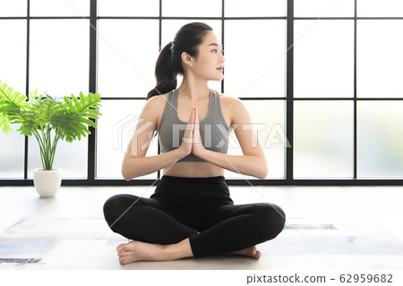 健康女性鍛煉健身瑜伽可能 健康女性鍛煉健身瑜伽可能 62959682