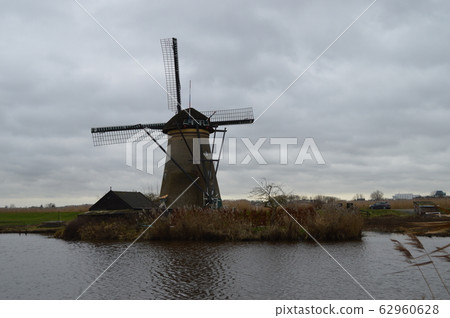 Windmills in Kinderdijk, World Heritage Site, Netherlands 62960628