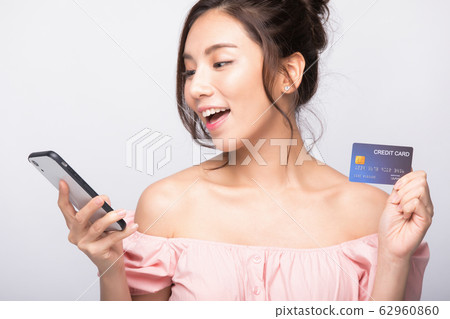 Woman beauty smartphone shopping EC Woman beauty smartphone shopping EC 62960860